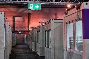 Container im ehemaligen Flughafen Tempelhof