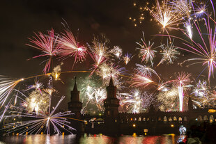 Feuerwerk über der Oberbaumbrücke