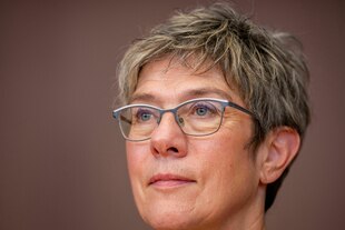 Porträt von Annegret Kramp-Karrenbauer