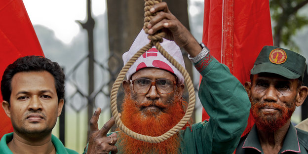 Befürworter der Todesstrafe für Kriegsverbrechen demonstrieren in der Hauptstadt Dhaka