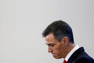 Premierminister Sanchez bei einer Pressekonferenz