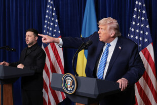 Die Präsidenten Selenskyi und Trump bei einer Pressekonferenz