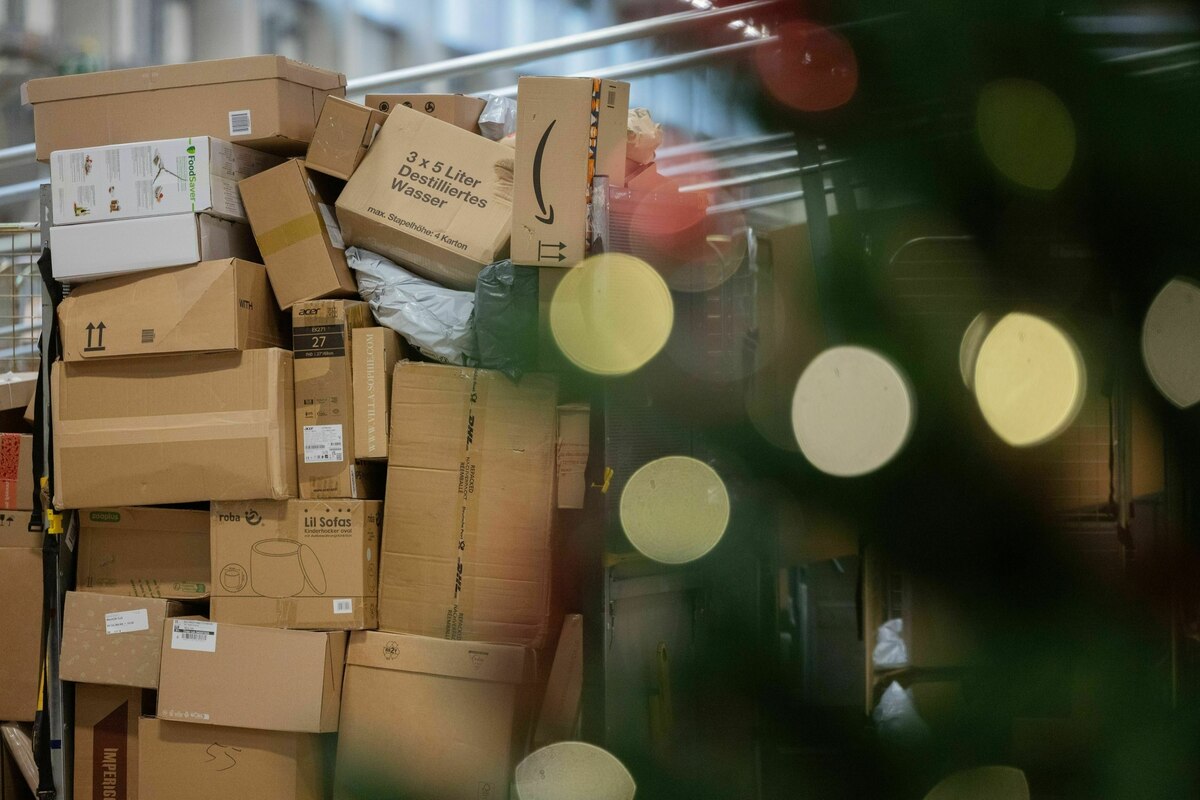 EU-Zollpaket-Pakete-au-er-Rand-und-Band