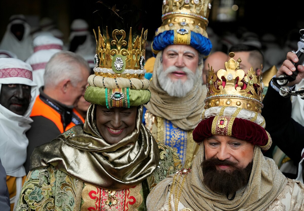 Drei-K-nigs-Fest-in-Spanien-Andalusiens-Regierungschef-schwarz-geschminkt-bei-Umzug