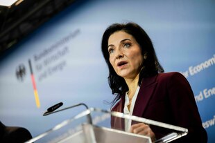 Katherina Reiche (CDU), Bundesministerin für Wirtschaft und Energie, bei einer Pressekonferenz in ihrem Ministerium Katherina Reiche (CDU), Bundesministerin für Wirtschaft und Energie, bei einer Pressekonferenz in ihrem Ministerium