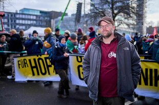 Landwirt Johann Gerdes auf der "Wir haben es satt"-Demo 2020 Landwirt Johann Gerdes auf der "Wir haben es satt"-Demo 2020