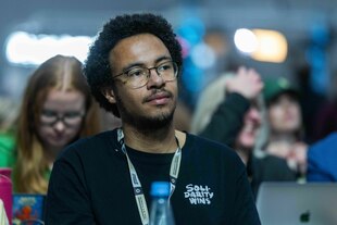 Luis Bobga während einer Bundesdelegiertenkonferenz in der Messe Hannover