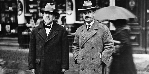 Thomas und Heinrich Mann auf der Straße Thomas und Heinrich Mann auf der Straße