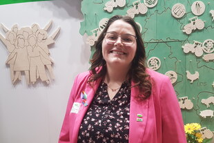 Antje Schulze, Vorsitzende des Brandenburger Landfrauenverbandes, im Porträtfoto.