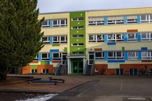 Ein Gebäude der Regine-Hildebrandt-Grundschule. Eltern aus Cottbus, besonders von Kindern dieser Schule, hatten vor einigen Wochen mit einem Brief wegen Gewalt im Schulumfeld um Hilfe gebeten Ein Gebäude der Regine-Hildebrandt-Grundschule. Eltern aus Cottbus, besonders von Kindern dieser Schule, hatten vor einigen Wochen mit einem Brief wegen Gewalt im Schulumfeld um Hilfe gebeten