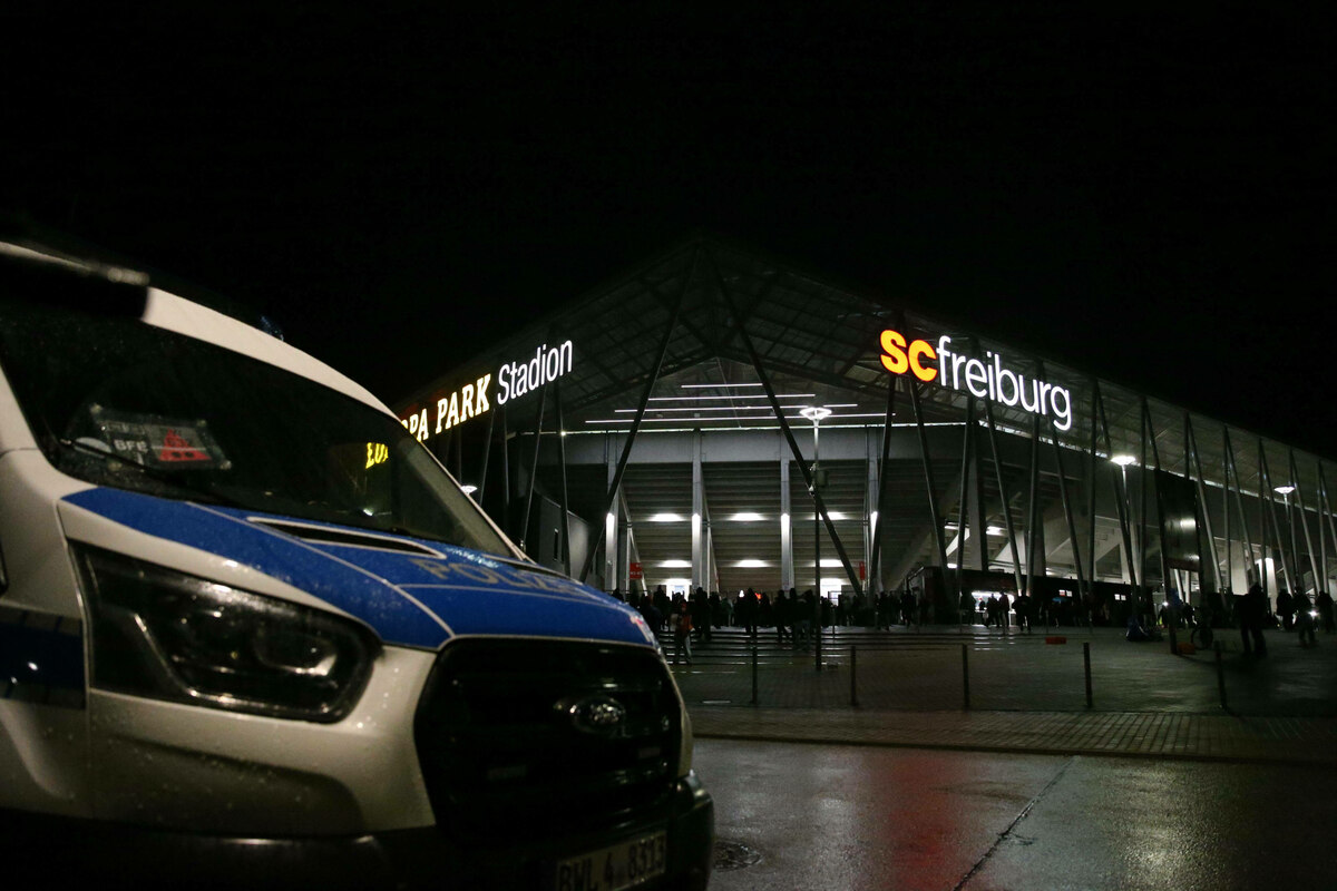 Maccabi-Tel-Aviv-in-Freiburg-zu-Gast-Abstrakte-Gef-hrdungslage-