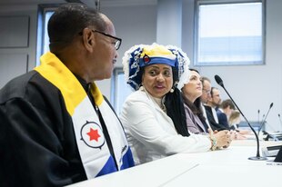 Greenpeace-Kläger vor Gericht während der Urteilsverkündung in ihrem Klimaprozess gegen den Staat