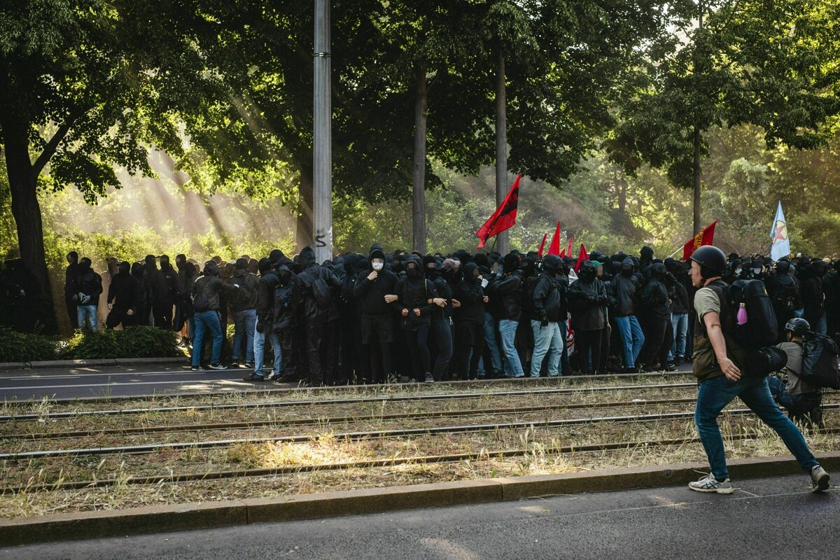 Banken-k-ndigen-Konten-Greift-Donald-Trump-auch-die-deutsche-Zivilgesellschaft-an-