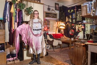 Luise Matthes in ihrem Atelier