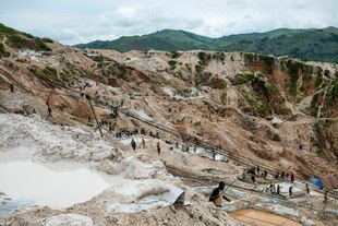 Arbeiter in einem Tagebau