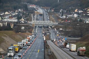 Die A8 bei Pforzheim mit Baustelle Die A8 bei Pforzheim mit Baustelle
