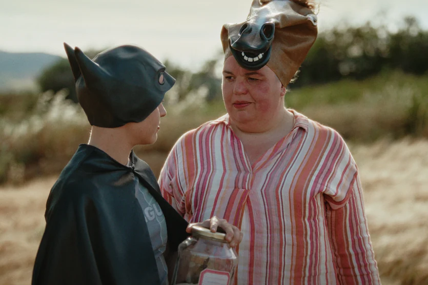 Serie „How To Kill Your Sister“: Absurd und lustig vom Tod erzählen ...
