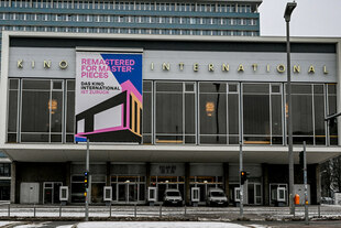 Außenaufnahme des Kino International. Das Kino wurde 18 Monate lang denkmalgerecht saniert.