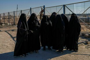 Frauen und Kinder in der syrischen Provinz Hasakeh, die sich dem „Islamischer Staat“ angeschlossen haben