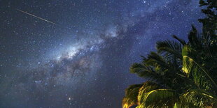 Der Himmel über dem Ari Atoll der Malediven.