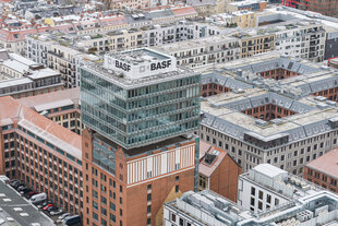Das Bild zeigt den Berliner Sitz des Konzerns BASF
