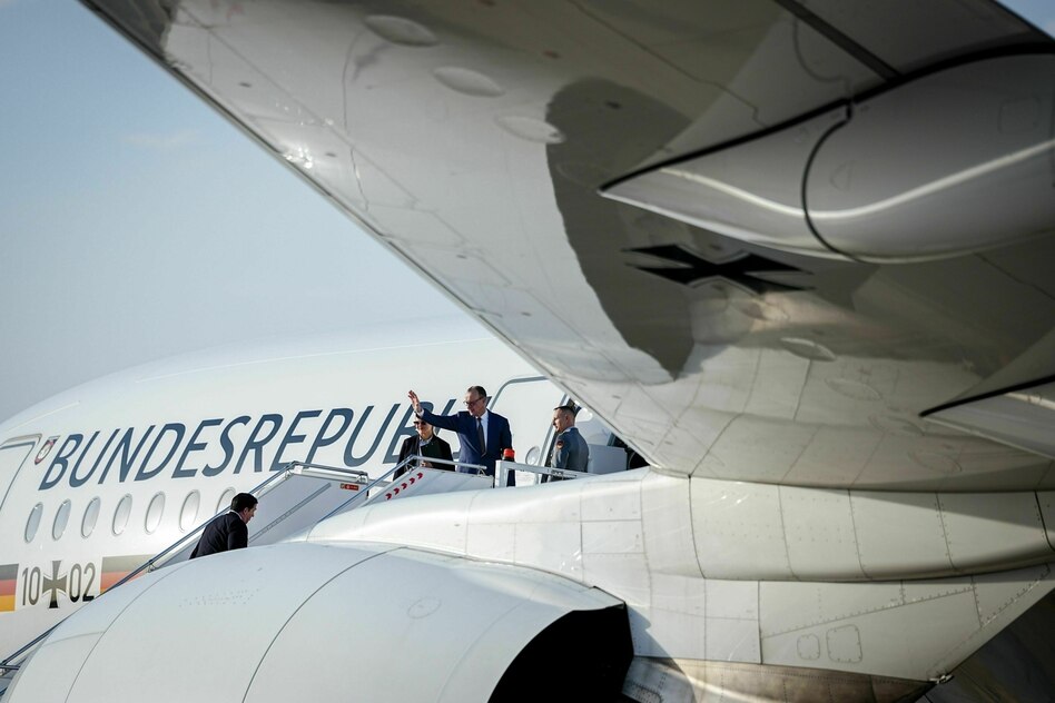 Klimabilanz von Regierungsflügen: Merz sollte Linie fliegen