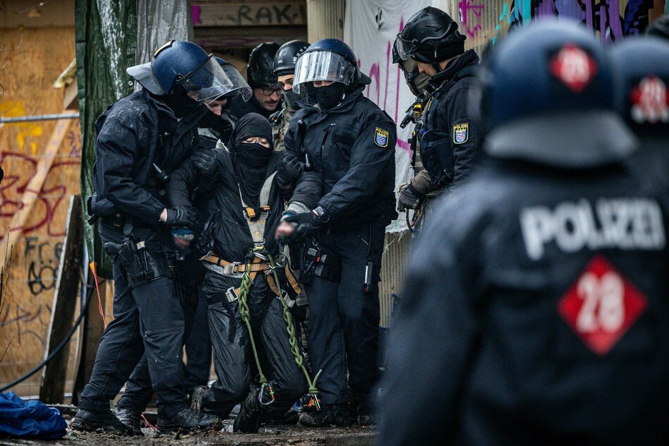 Welterbe Mathildenhöhe: Polizei räumt Waldbesetzung in Darmstadt