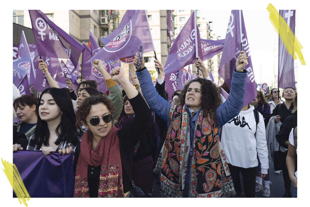 Frauen demonstrieren in der Türkei für Frauenrechte