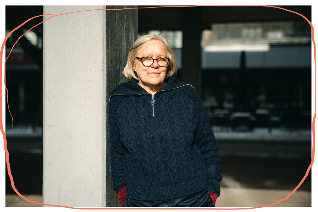 Katrin vor dem Cafe Madame in Berlin Kreuzberg