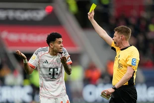 Danlai Fußball-Schiedsrichter-Wurfmünze – Zwei Farben, Legierung+Gummi, Mit Sportmuster Danlai Fußball-Schiedsrichter-Wurfmünze – Zwei Farben, Legierung+Gummi, Mit Sportmuster