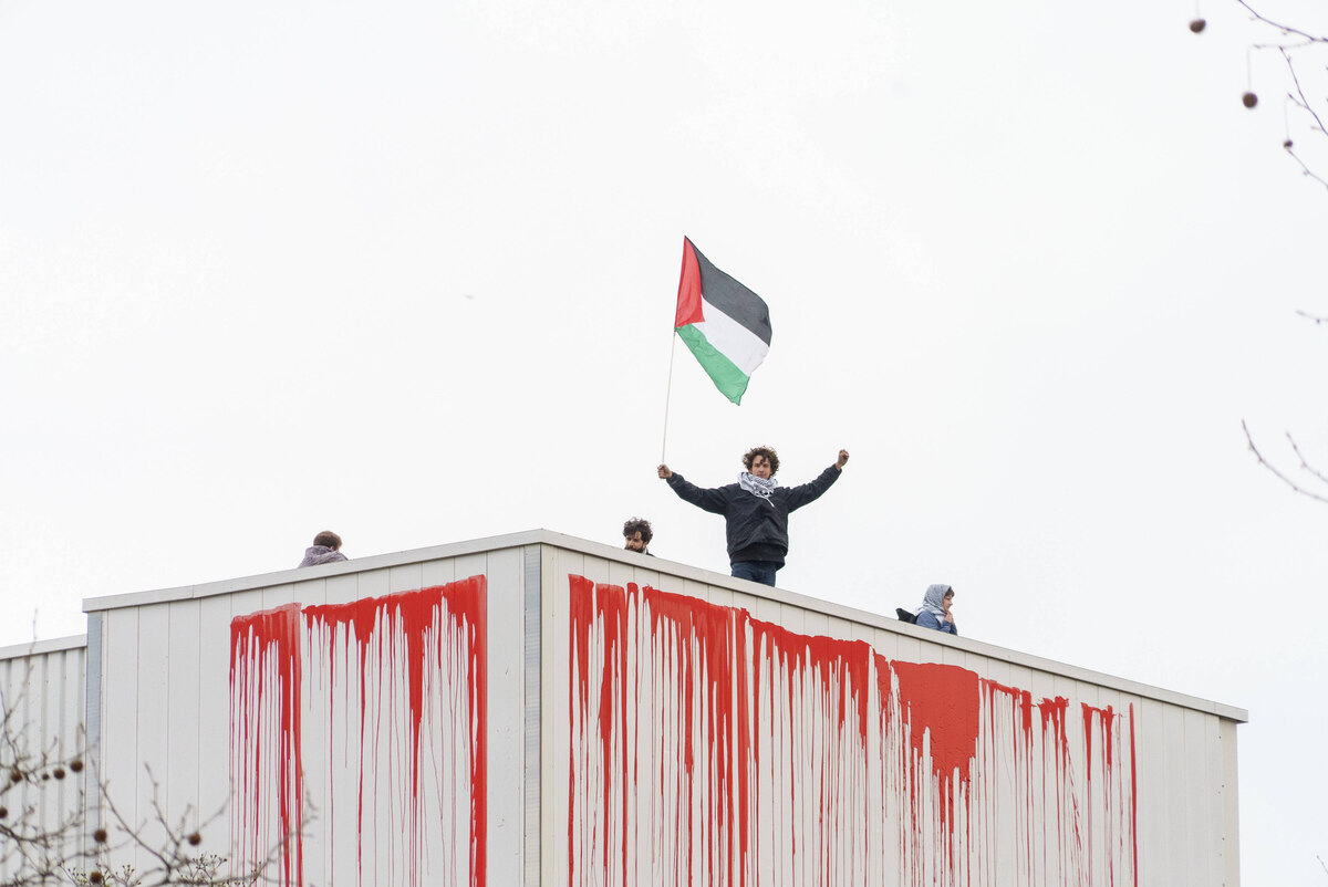 Protest against the arms industry: Palestinian activists occupy ...