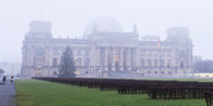 Das Reichtstagsgebäude bei Nebelwetter