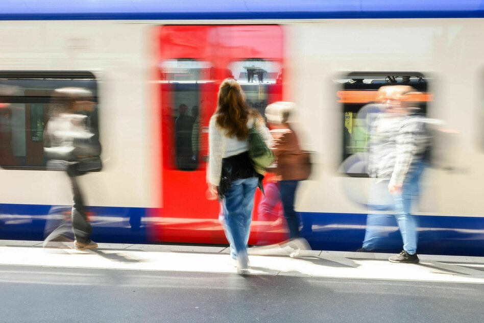Deutschlandticket ist klimafreundlich: Je­de:r Fünfte nutzt das Fahrkartenabo