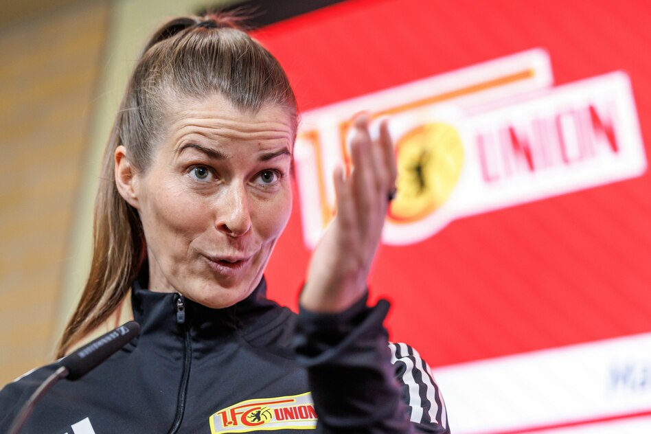 Trainerinnendebüt im Männerfußball: Frau Eta im Vergleich
