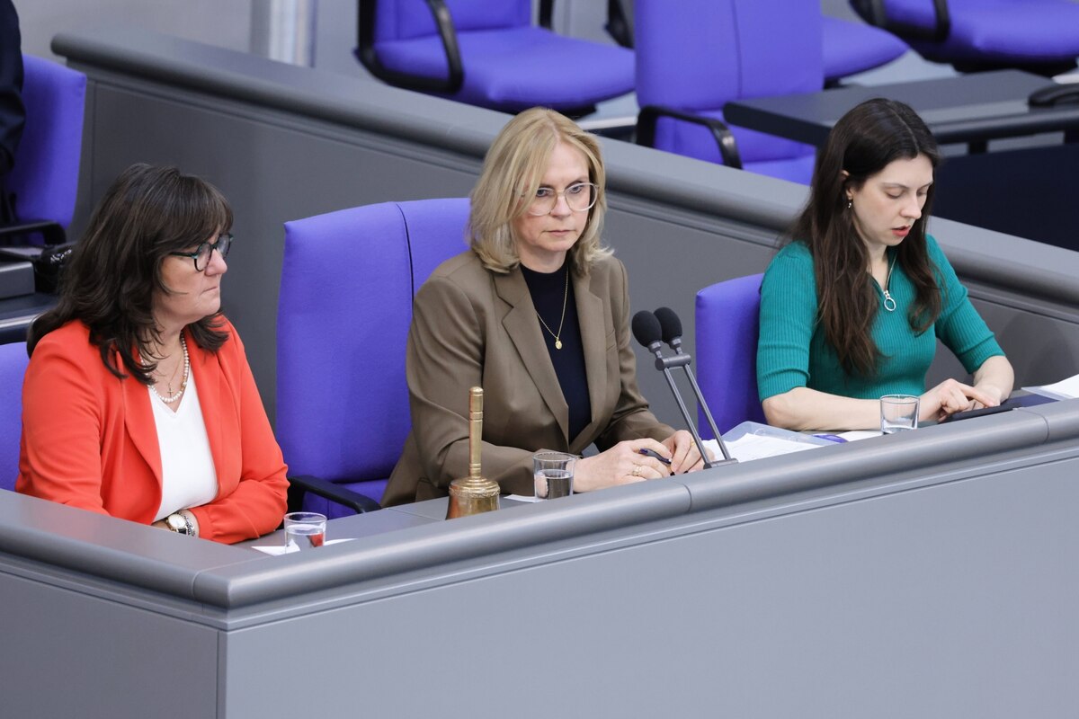 Vizepräsidentin des Bundestags will Signal-Messenger auf Bundesebene verbieten
