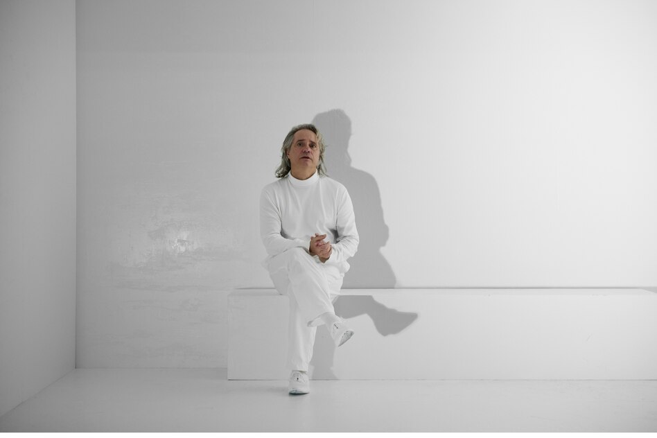 Houellebecq „Serotonin“ Theateradaption: „Es ist Kunst– da ist es in Ordnung, sich so preiszugeben“