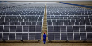Solaranlagen in der chinesischen Stadt Dunhuang.