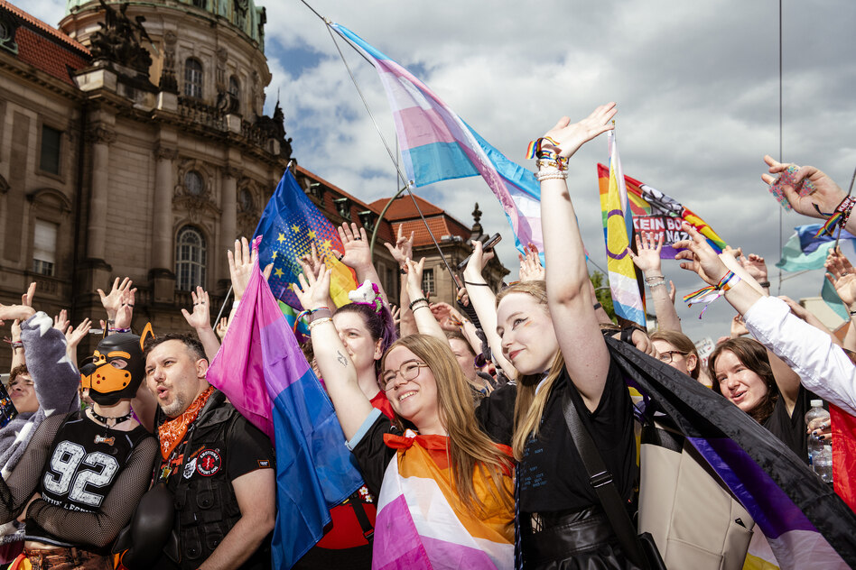 CSD und PRÜF-Demo gemeinsam in Potsdam: Menschenrechte statt Rechtsruck