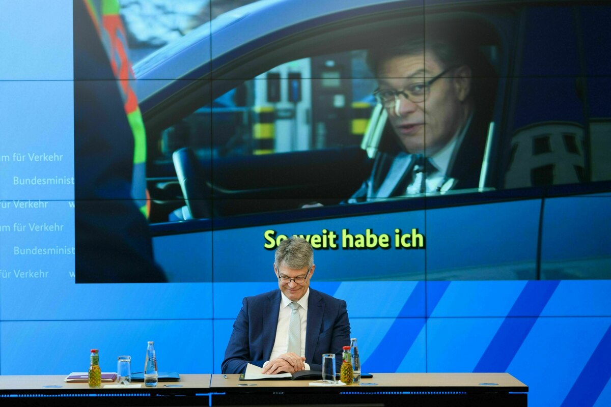 Transport minister takes stock: One year under Schnieder, but no party ...