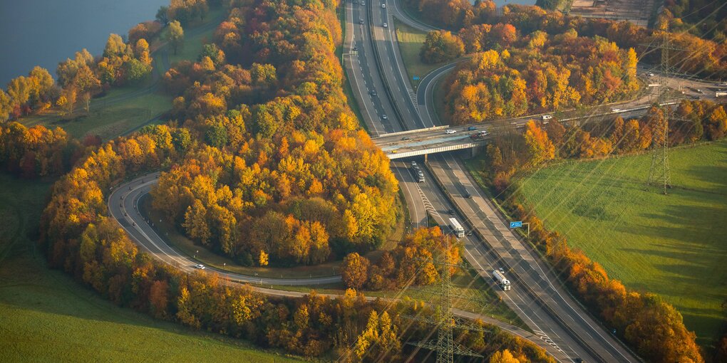 Eine Autobahnauffahrt