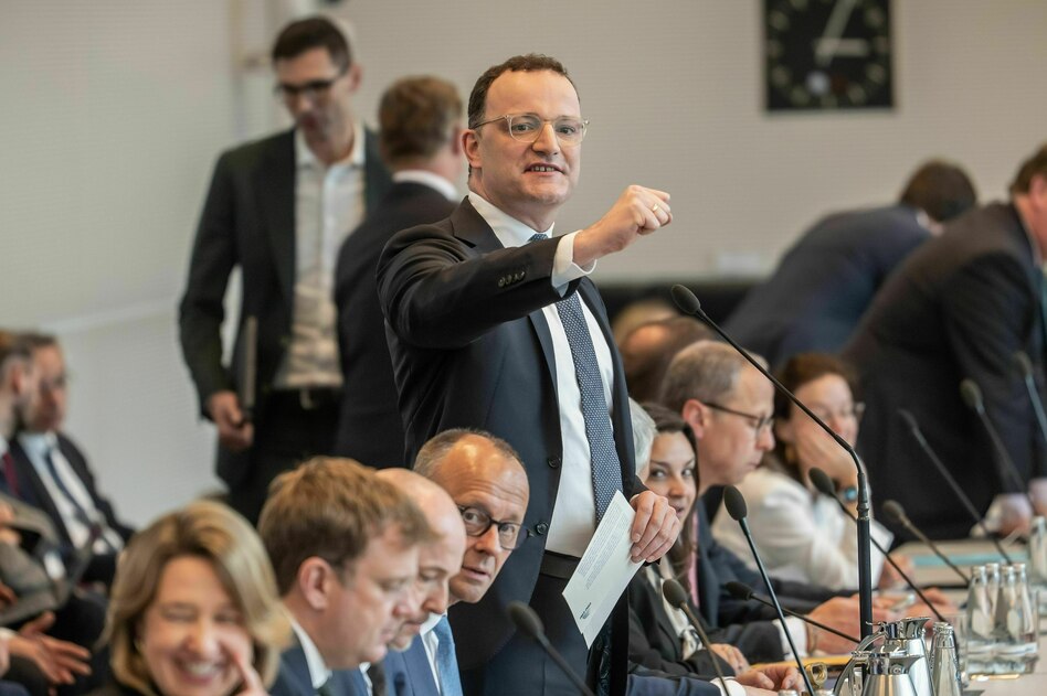 Wehrpflicht, Steuern und Jens Spahn: Die Epoche der „Spahnotage“