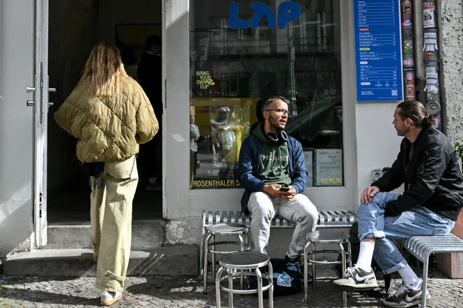 Protest gegen LAP-Coffee: Symbolischer Vandalismus | taz.de