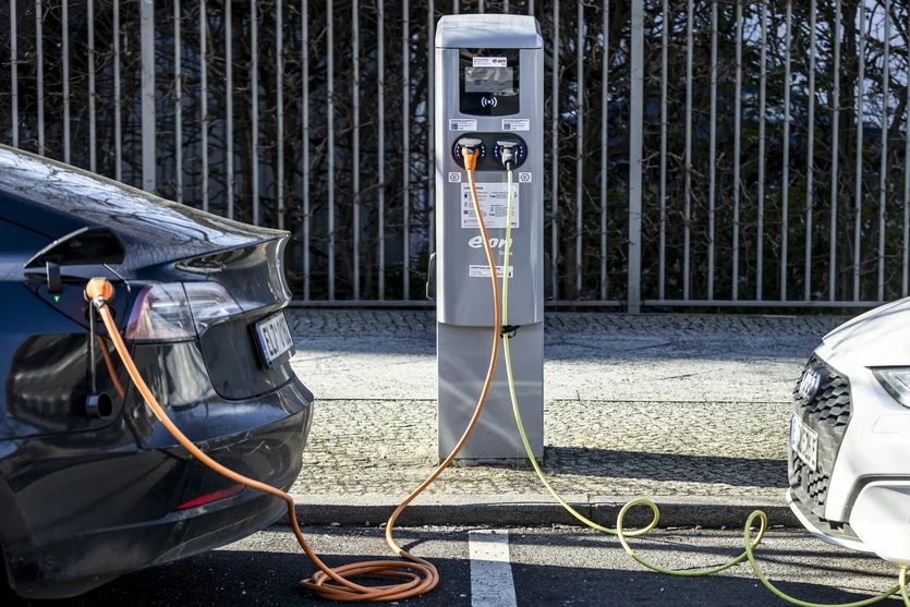 Ab jetzt kann man mit dem eigenen Elektroauto Geld verdienen Ab jetzt kann man mit dem eigenen Elektroauto Geld verdienen
