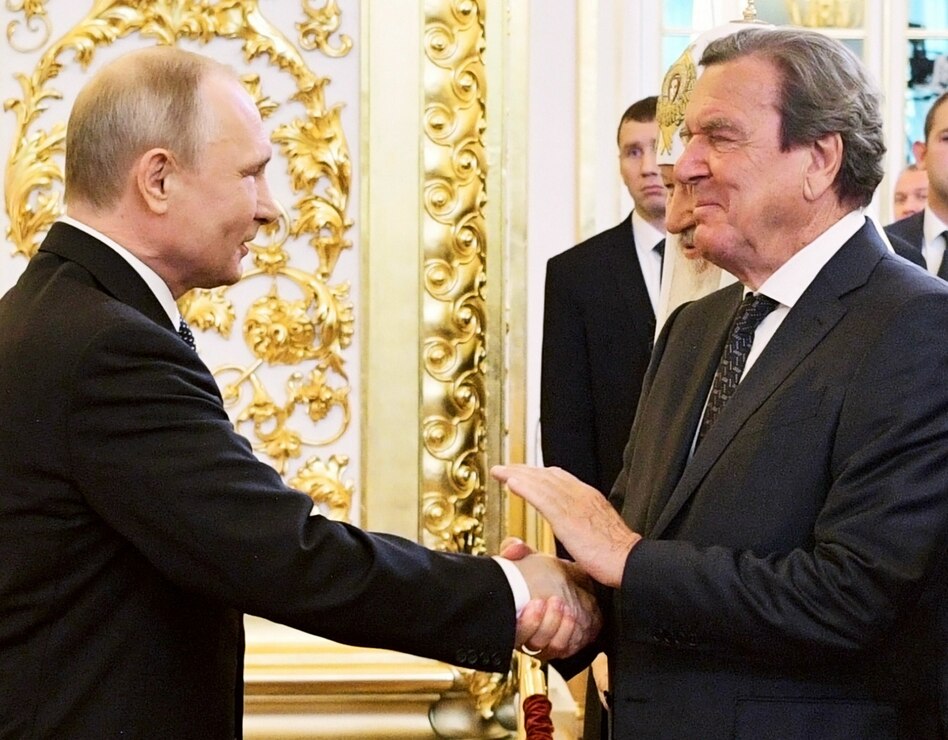 Gerhard Schröder bei Putin im Kreml: Ein Freund, ein guter Freund