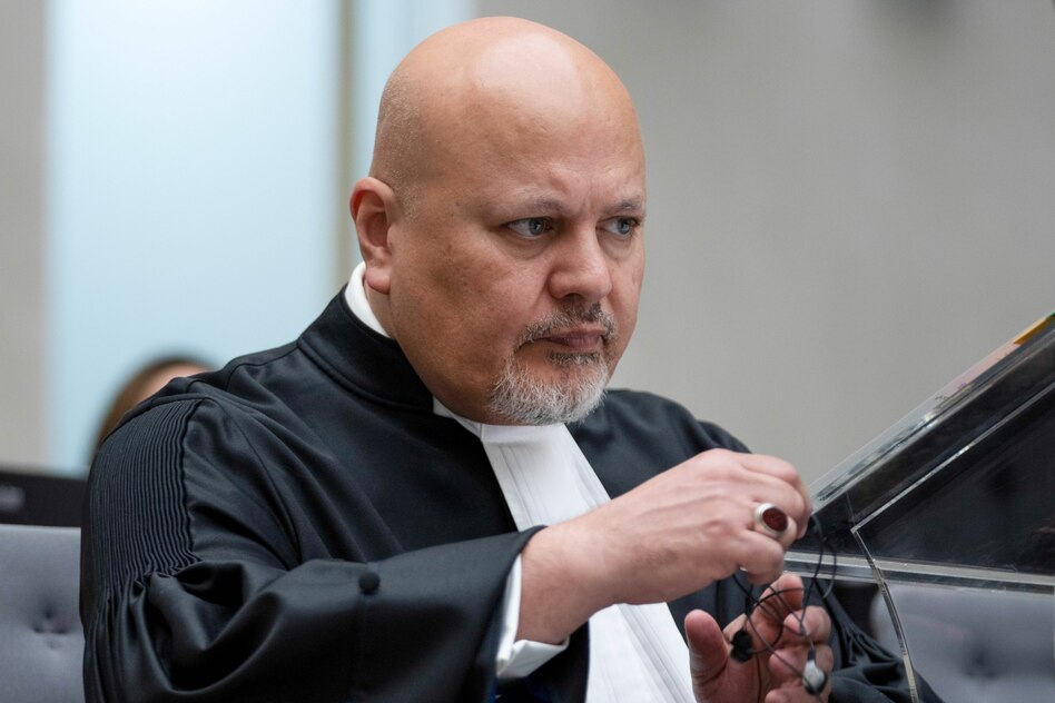 Internationaler Strafgerichtshof: Chefanklรคger Khan vom Dienst suspendiert