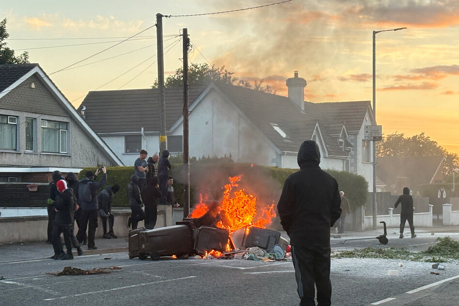 Rassistische Übergriffe in Nordirland: Was die Gewalt in Belfast erst möglich macht