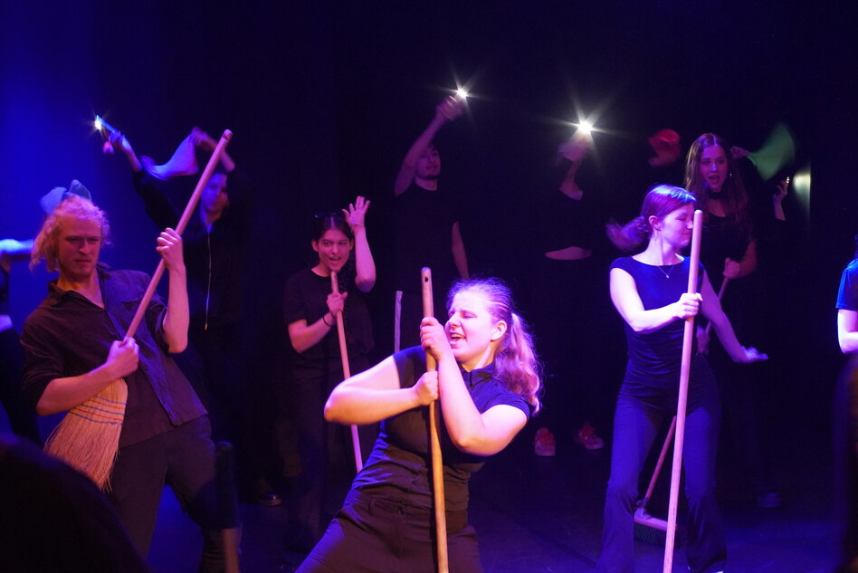 Theater „Heroes“ im Heimathafen Neukölln: Helden, die kündigen