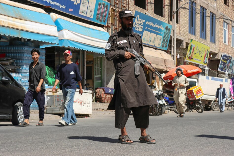 Taliban-Gewalt und Widerstand: Eine Frau aus Afghanistan erzählt