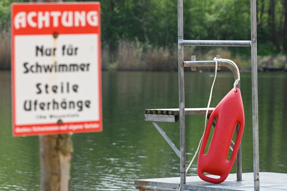 Rassismus in Ostdeutschland: Baden nur für Deutschländer