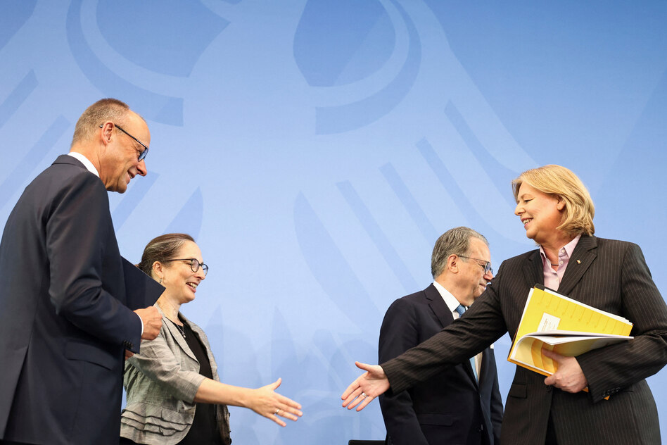 Diskusssion um Rentenreform: Merz und Bas wollen Reform komplett umsetzen
